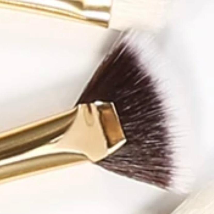 Pinceau Eventail 15- Fan Brush - NEDERITA